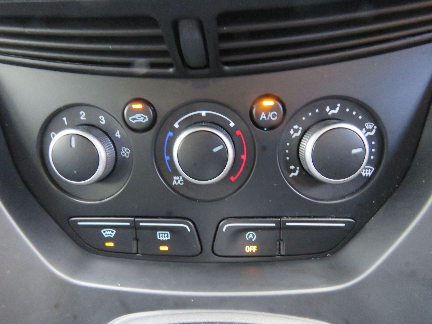 Used Ford Kuga 2015 for sale - 76772176: Photo 35