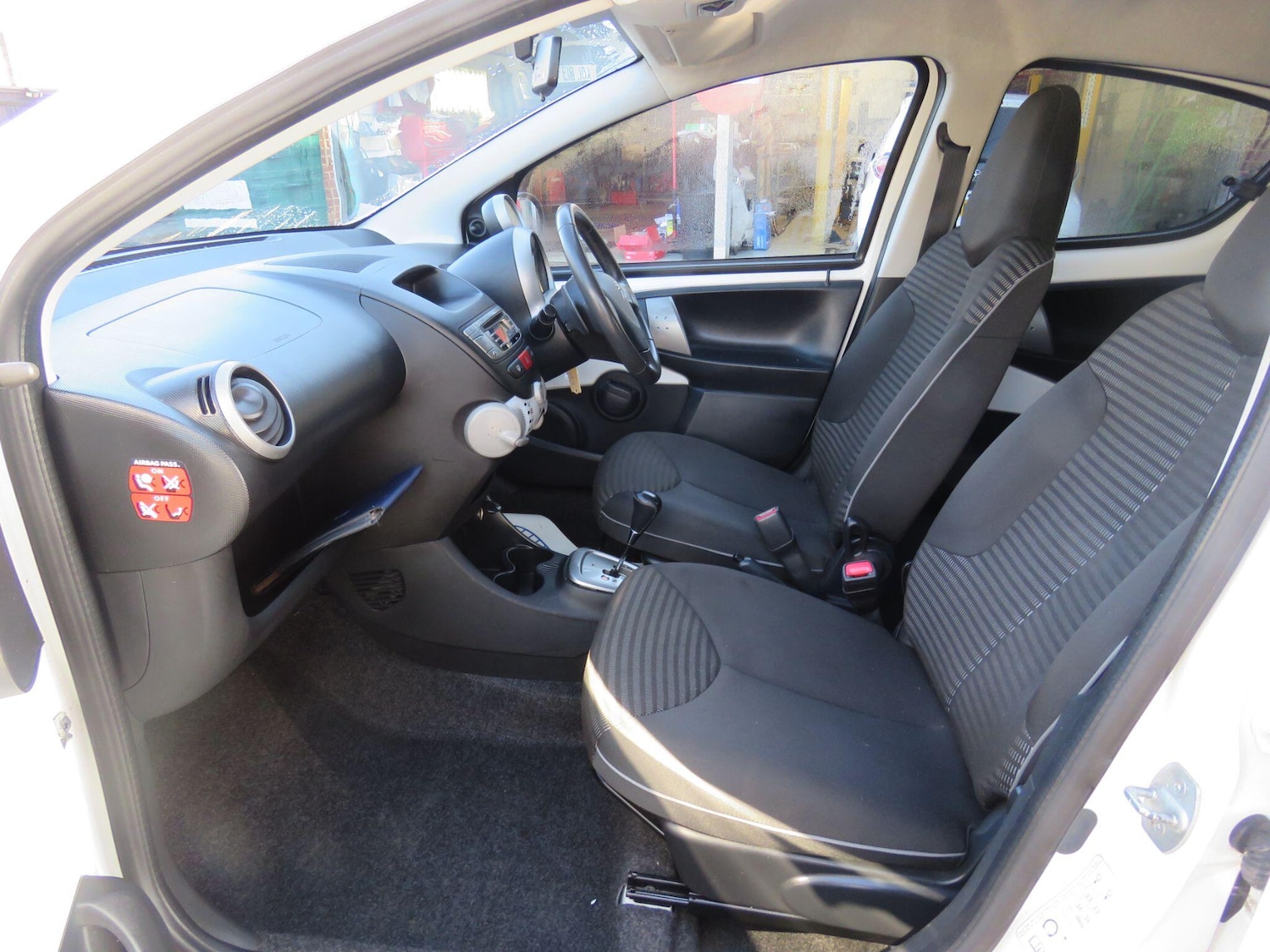 Used Peugeot 107 2014 for sale - 77768264: Photo 8