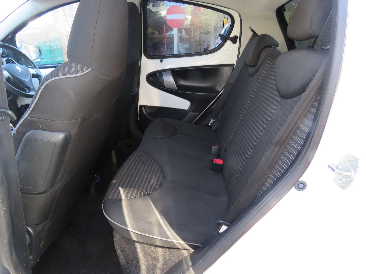 Used Peugeot 107 2014 for sale - 77768264: Photo 9