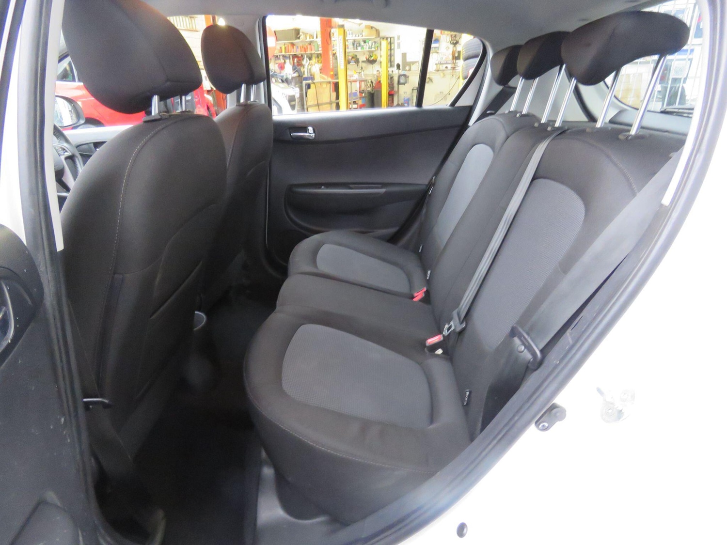 Used Hyundai i20 2013 for sale - 77143940: Photo 8