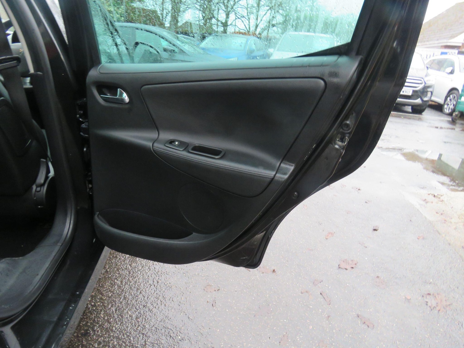 Used Peugeot 207 2012 for sale - 77455785: Photo 30