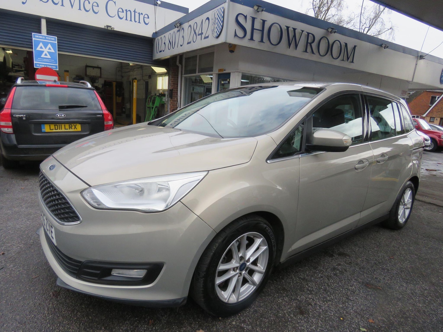 Used Ford Grand C-Max 2015 for sale - 77496880: Photo 24