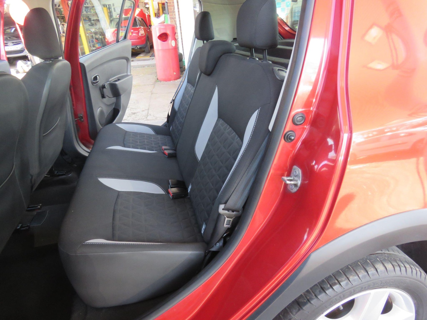 Used Dacia Sandero Stepway 2013 for sale - 77957370: Photo 10