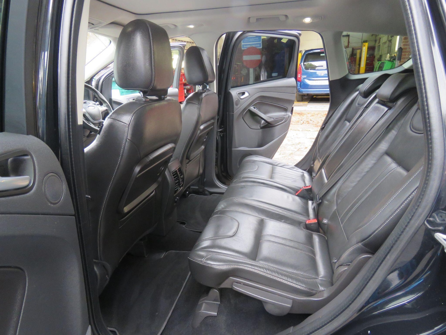 Used Ford Kuga 2015 for sale - 76772132: Photo 28