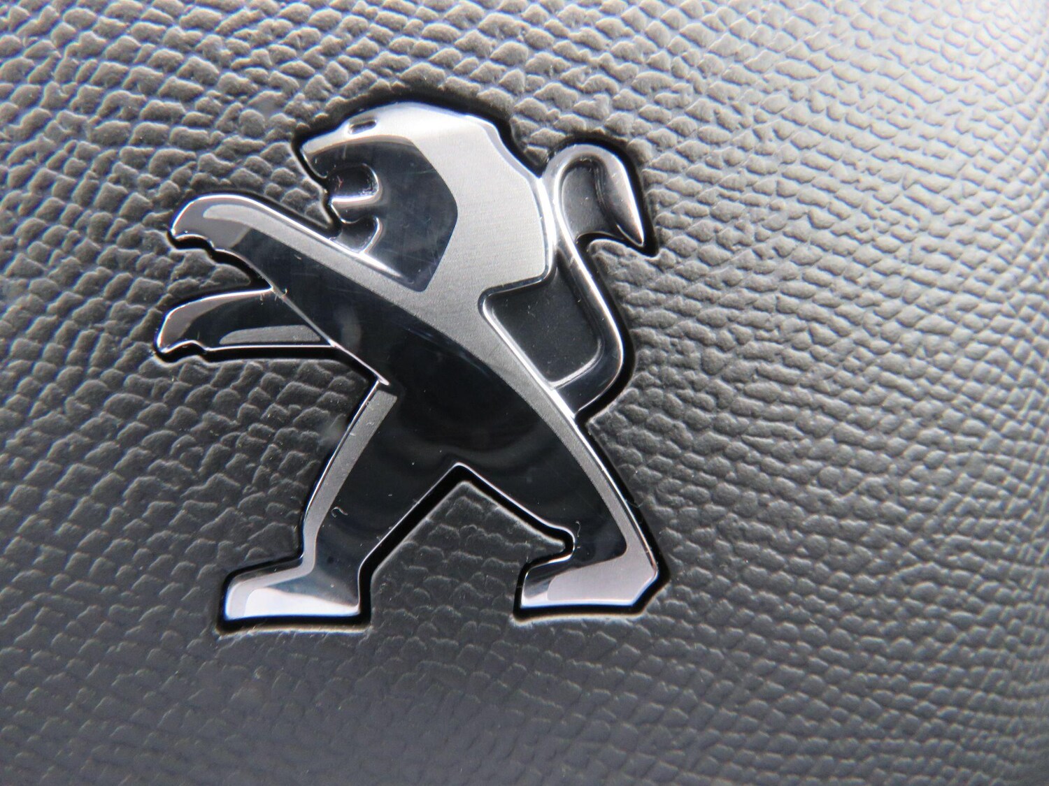 Used Peugeot 2008 2021 for sale - 75991353: Photo 74