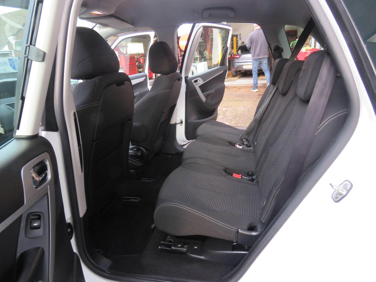 Used Citroen C4 Picasso 2013 for sale - 76989921: Photo 15