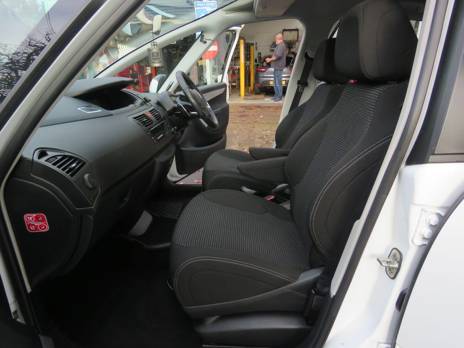 Used Citroen C4 Picasso 2013 for sale - 76989921: Photo 19