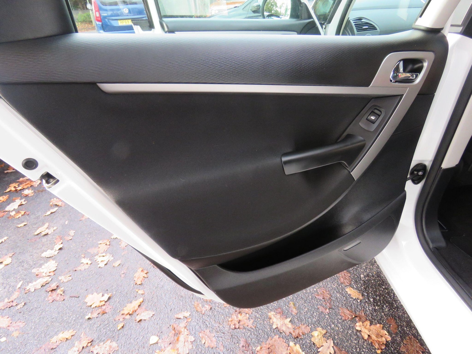 Used Citroen C4 Picasso 2013 for sale - 76989921: Photo 27