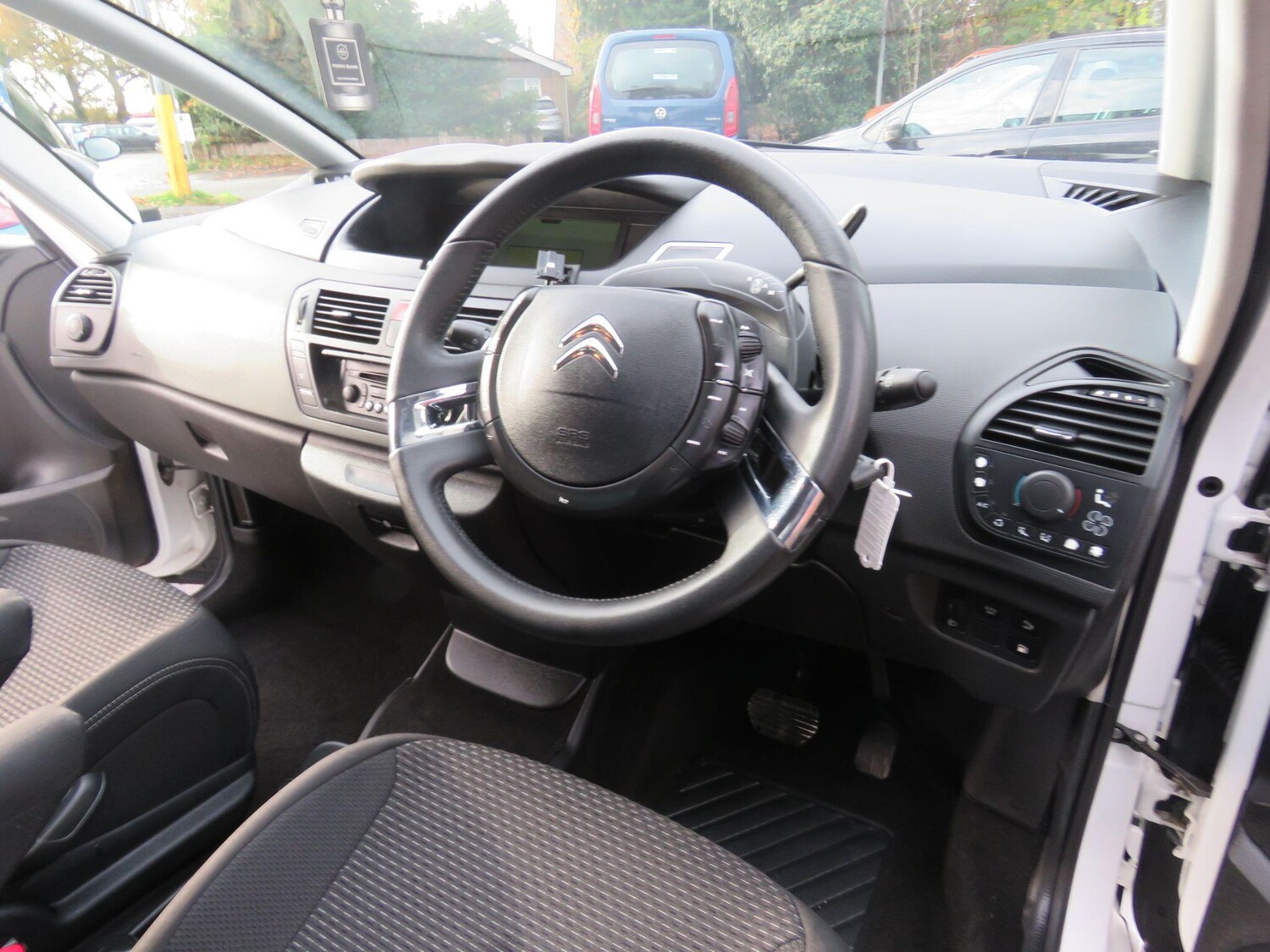 Used Citroen C4 Picasso 2013 for sale - 76989921: Photo 37