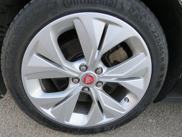 Used Jaguar XE 2020 for sale - 74311779: Photo 14