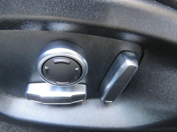 Used Jaguar XE 2020 for sale - 74311779: Photo 33