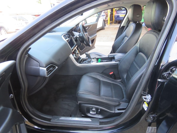 Used Jaguar XE 2020 for sale - 74311779: Photo 38