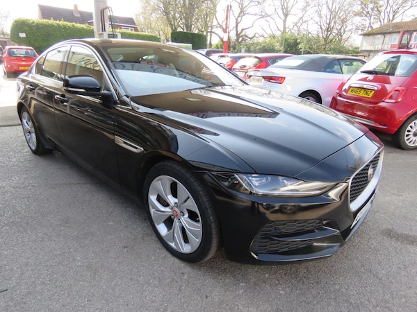 Used Jaguar XE 2020 for sale - 74311779: Photo 5