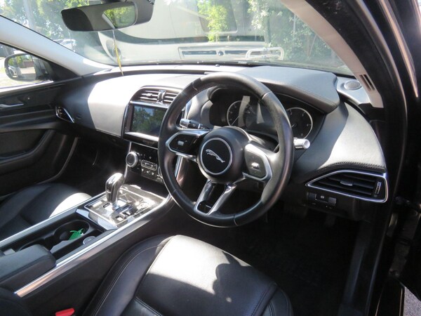 Used Jaguar XE 2020 for sale - 74311779: Photo 86