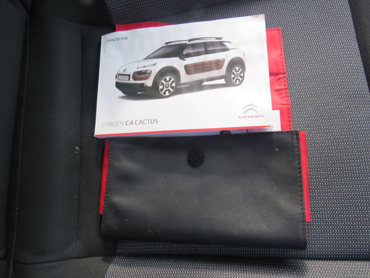 Used Citroen C4 Cactus 2015 for sale - 76388842: Photo 24
