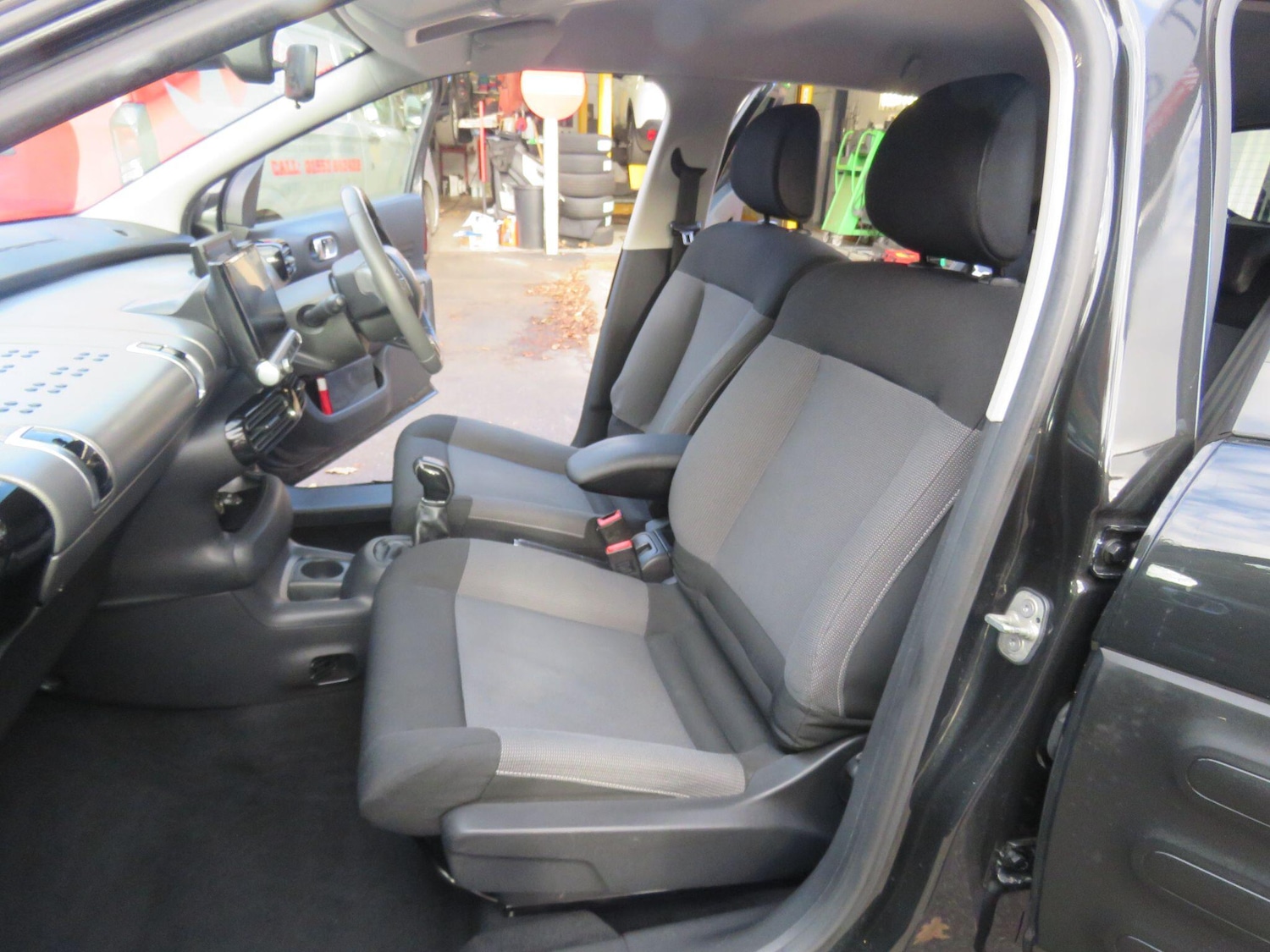 Used Citroen C4 Cactus 2015 for sale - 76388842: Photo 36