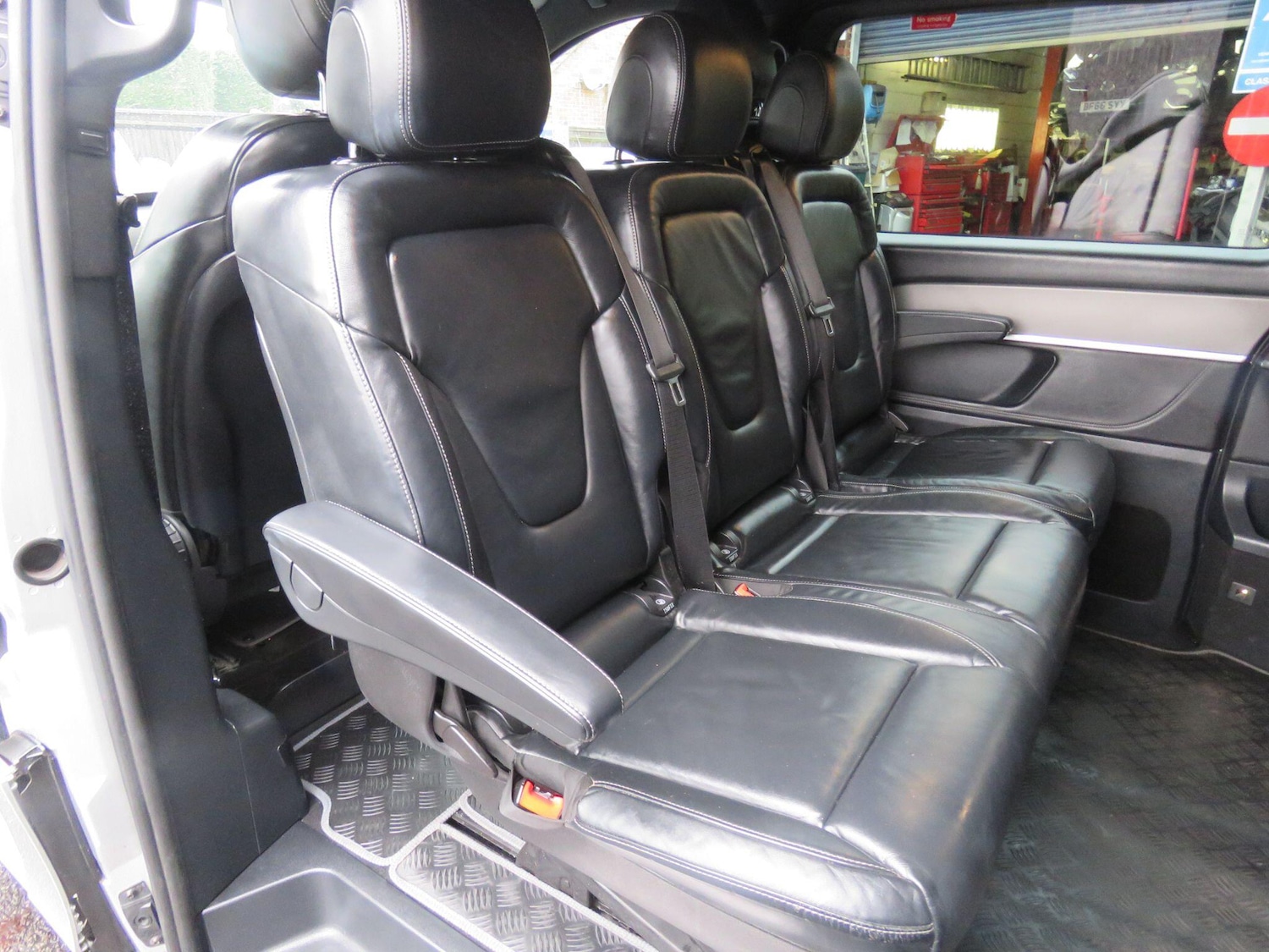 Used Mercedes-Benz V-Class 2015 for sale - 77155899: Photo 10