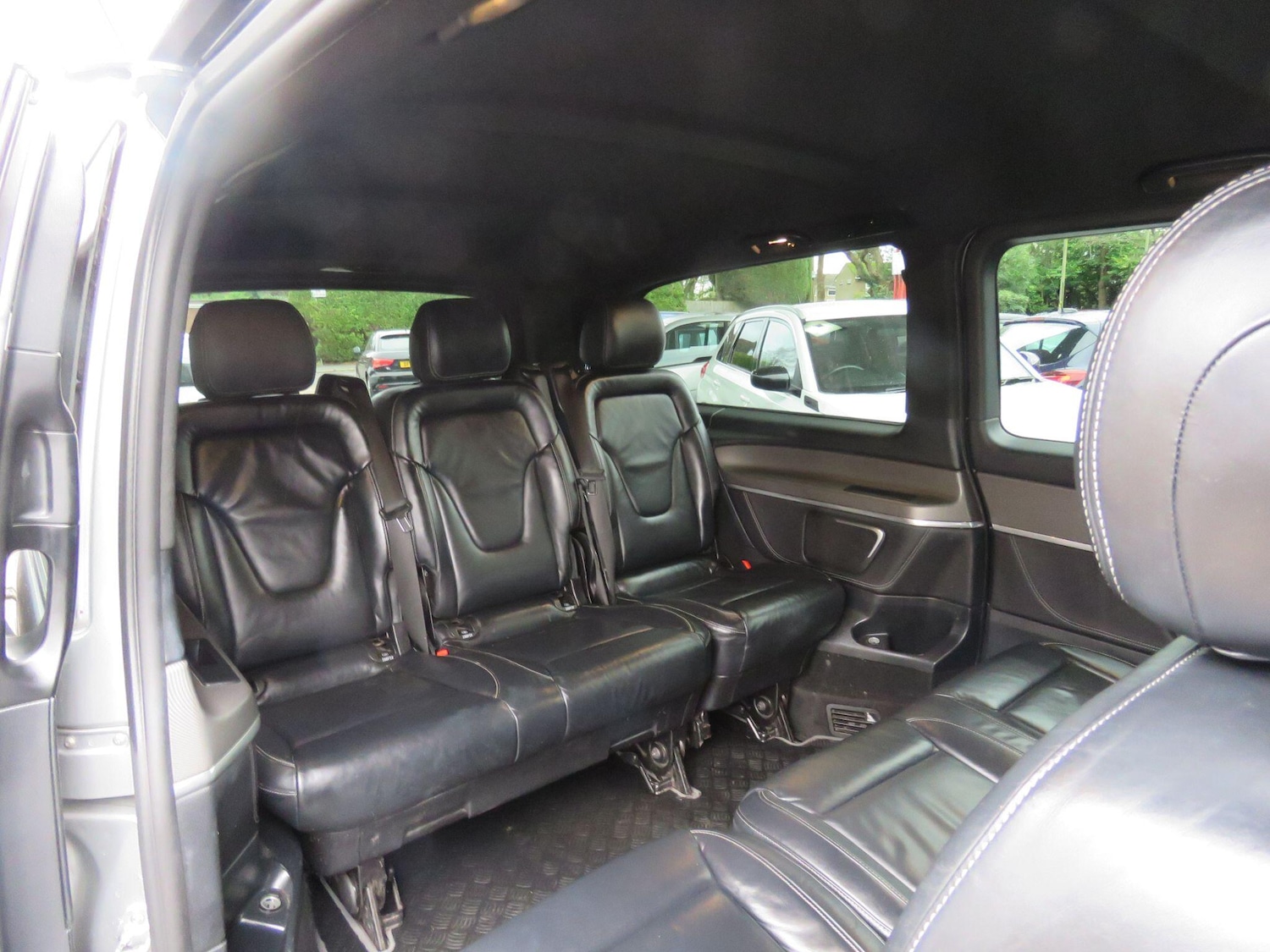 Used Mercedes-Benz V-Class 2015 for sale - 77155899: Photo 29