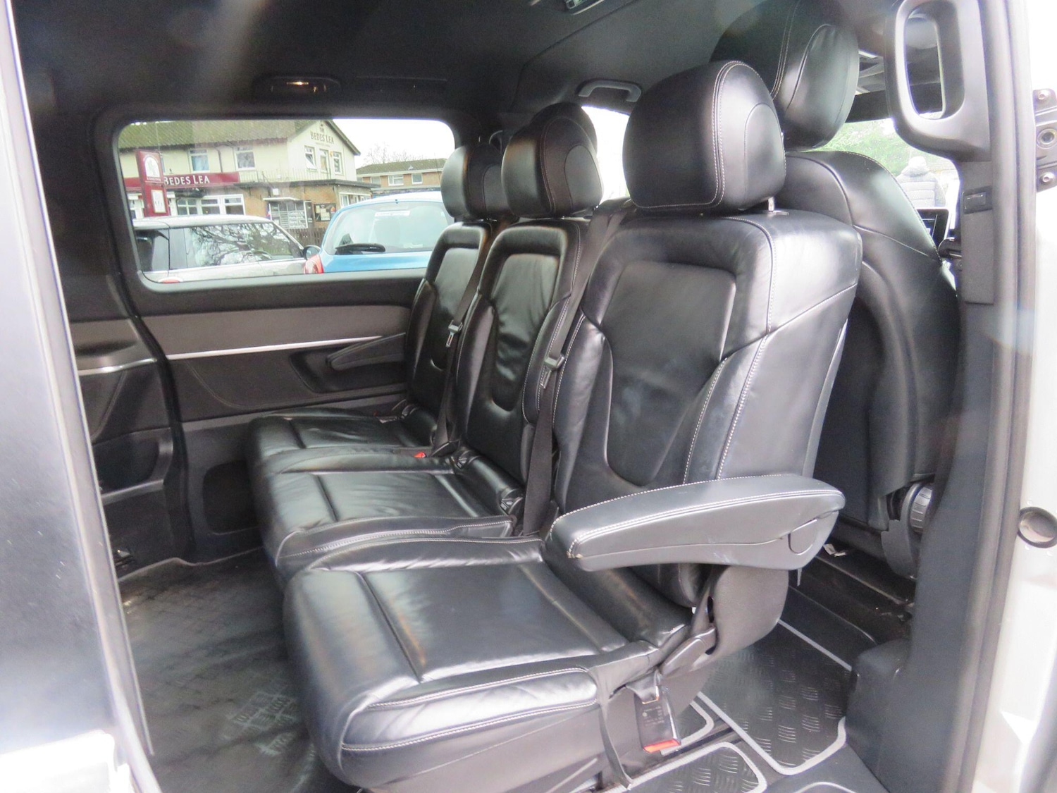 Used Mercedes-Benz V-Class 2015 for sale - 77155899: Photo 30