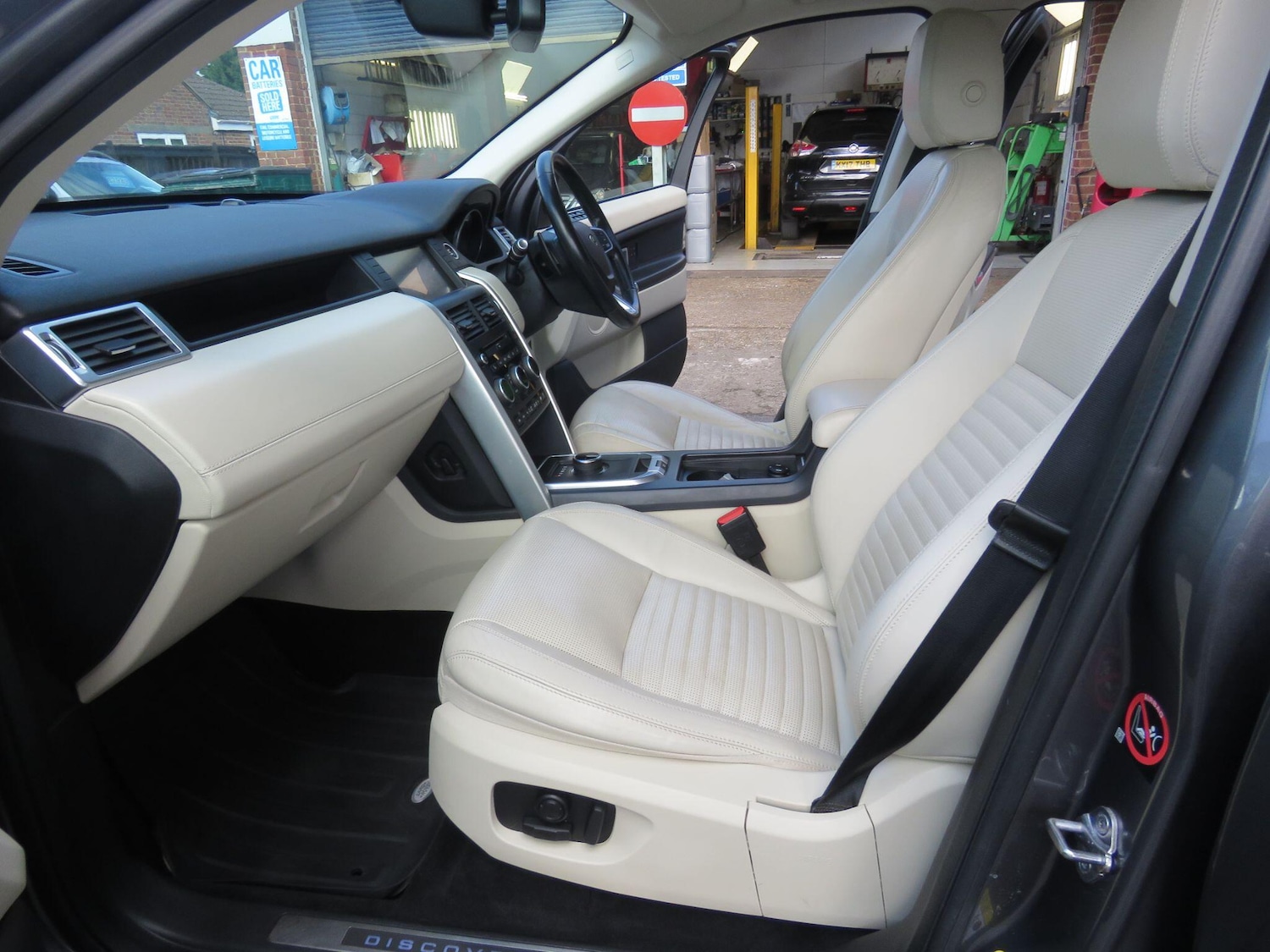 Used Land Rover Discovery Sport for sale - 78115544: Photo 23