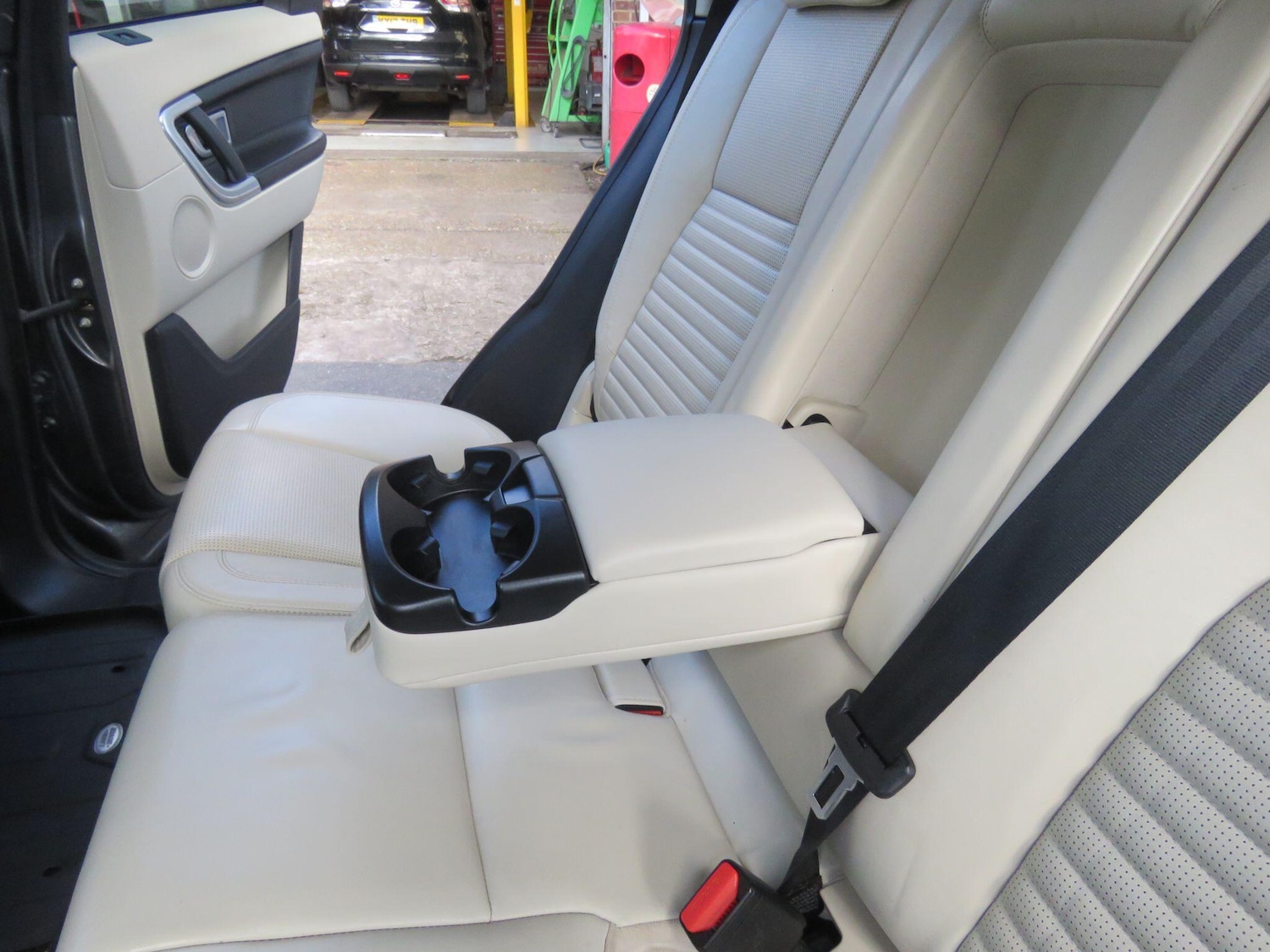 Used Land Rover Discovery Sport for sale - 78115544: Photo 28