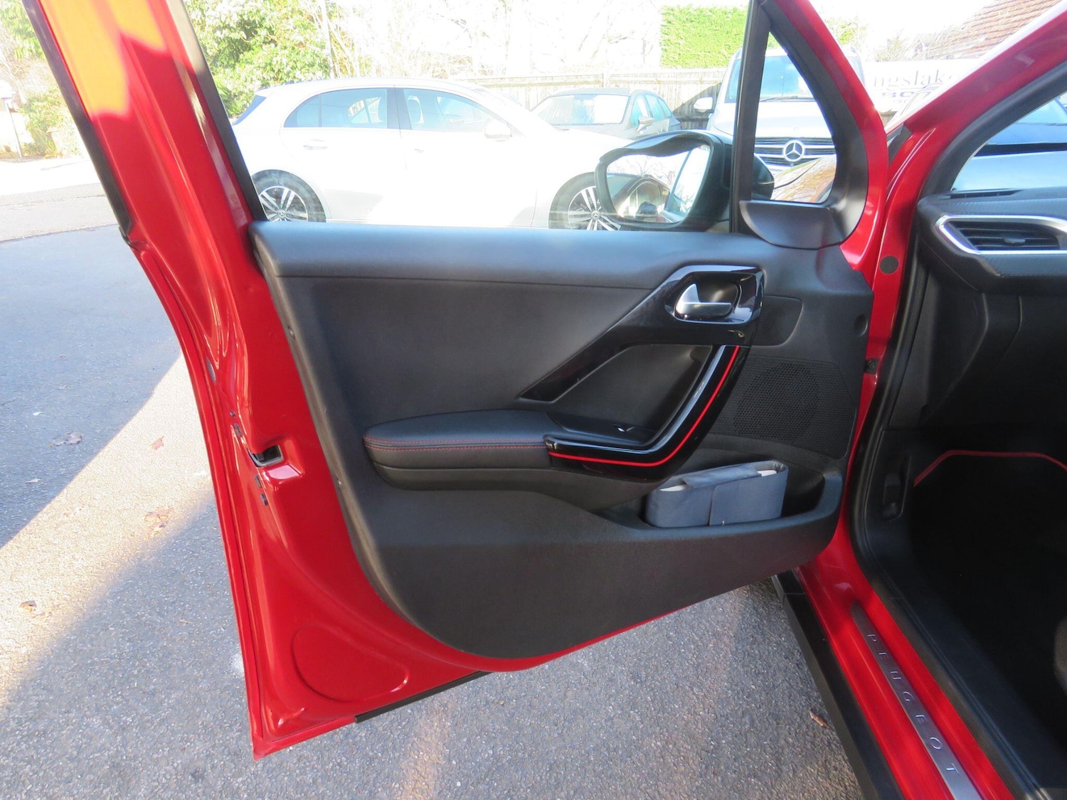 Used Peugeot 2008 2017 for sale - 77768268: Photo 19