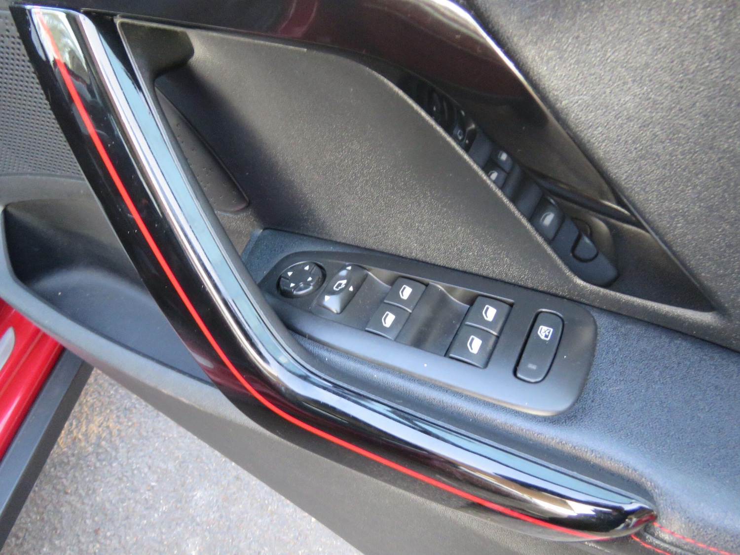 Used Peugeot 2008 2017 for sale - 77768268: Photo 25