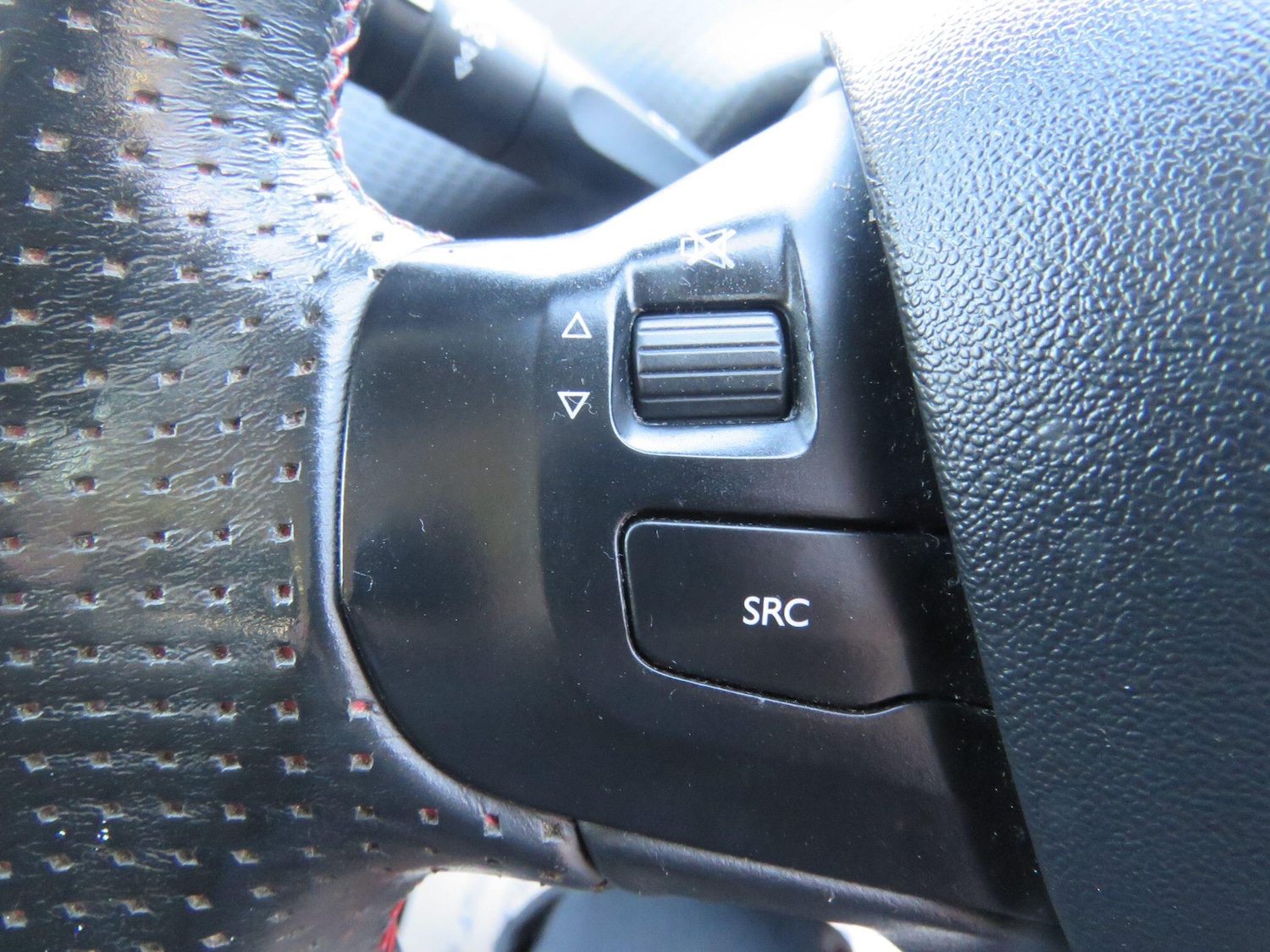 Used Peugeot 2008 2017 for sale - 77768268: Photo 38