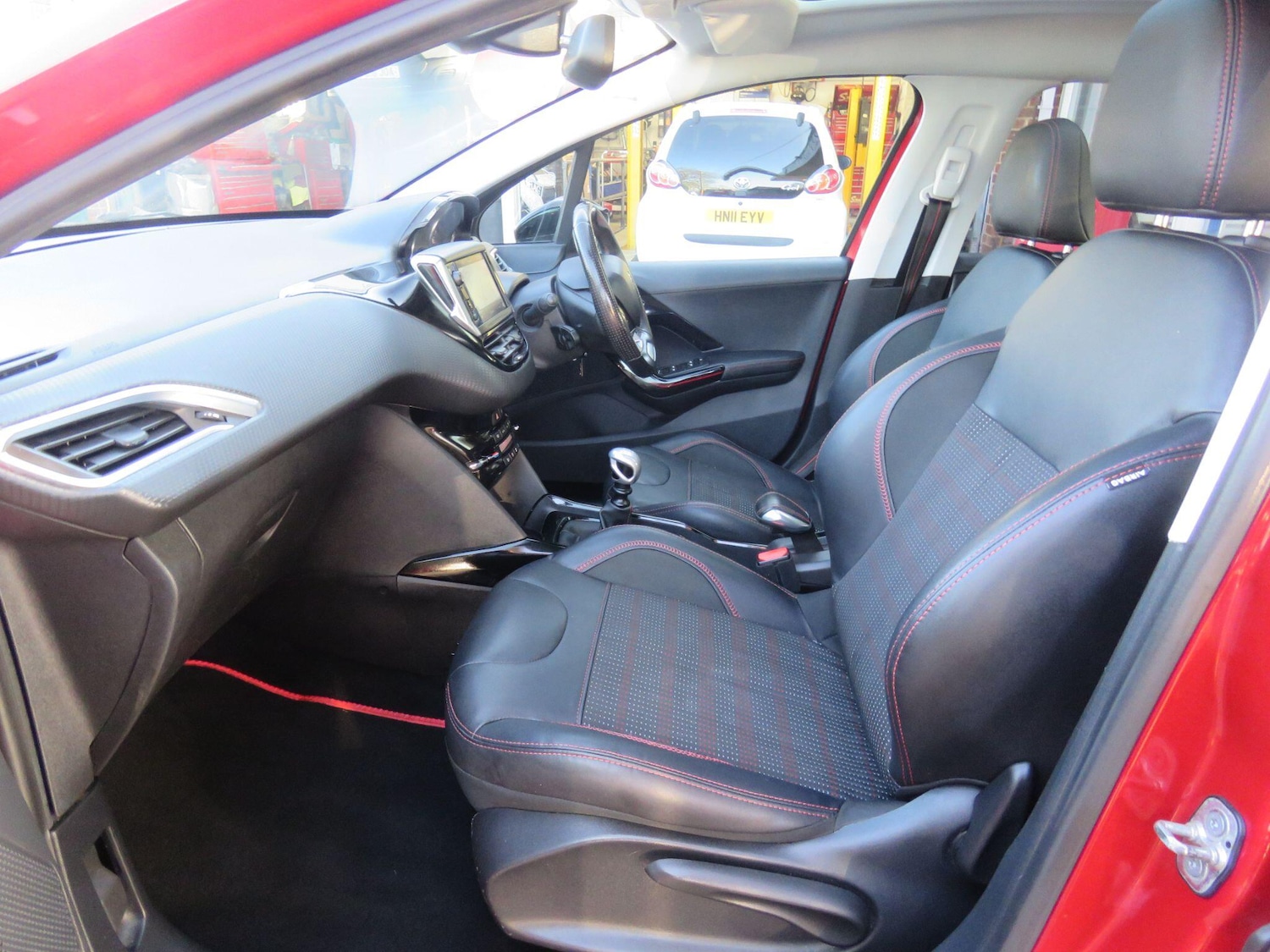 Used Peugeot 2008 2017 for sale - 77768268: Photo 8