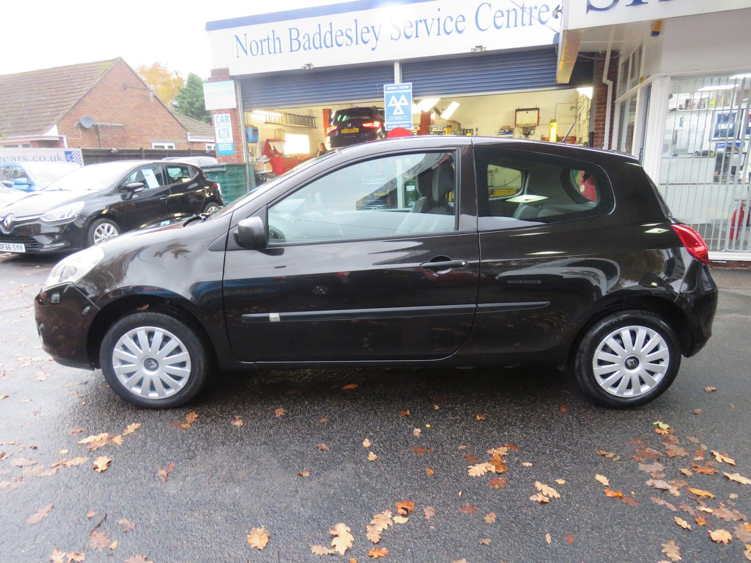 Used Renault Clio 2010 for sale - 76457300: Photo 27