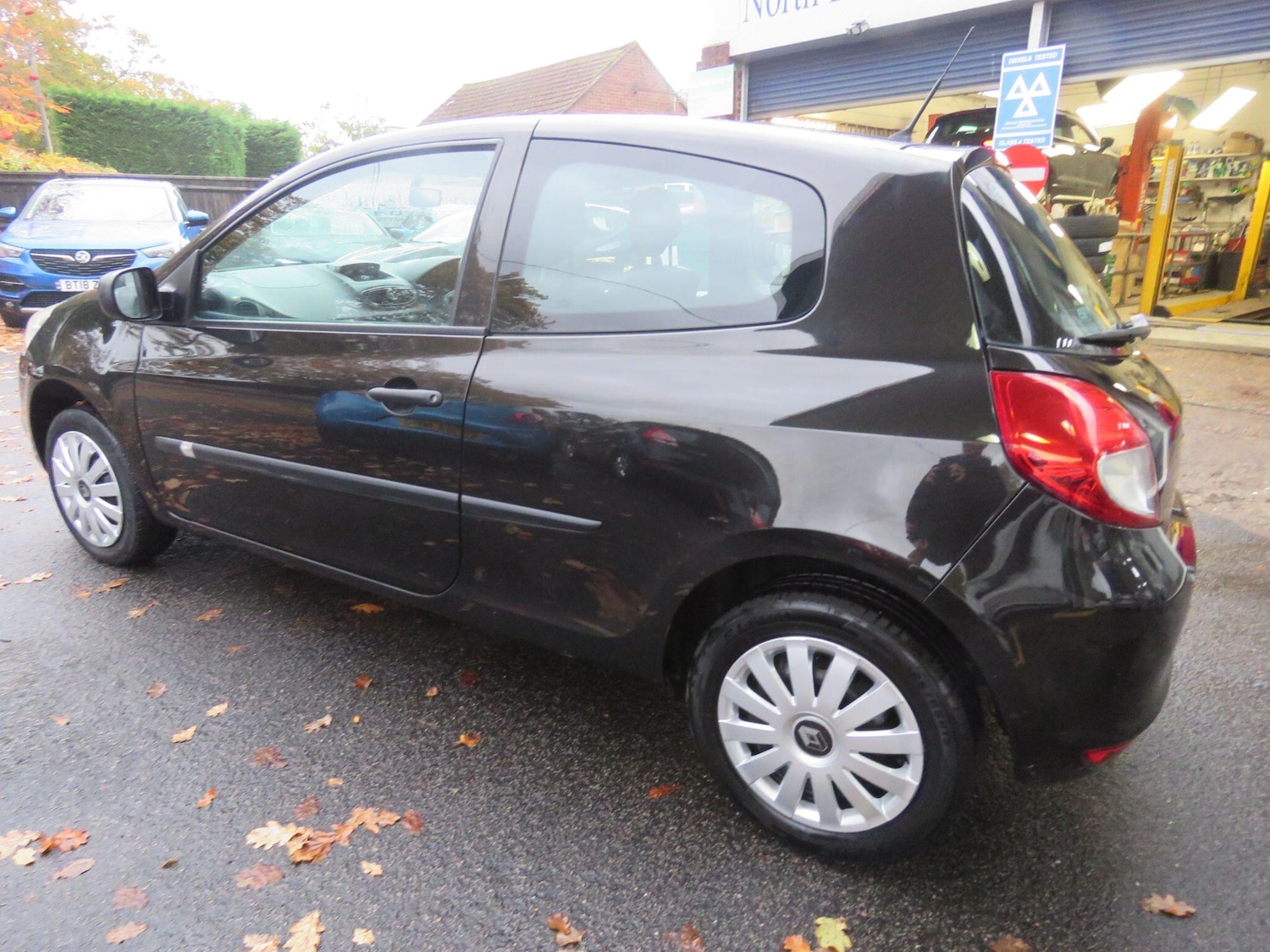 Used Renault Clio 2010 for sale - 76457300: Photo 28