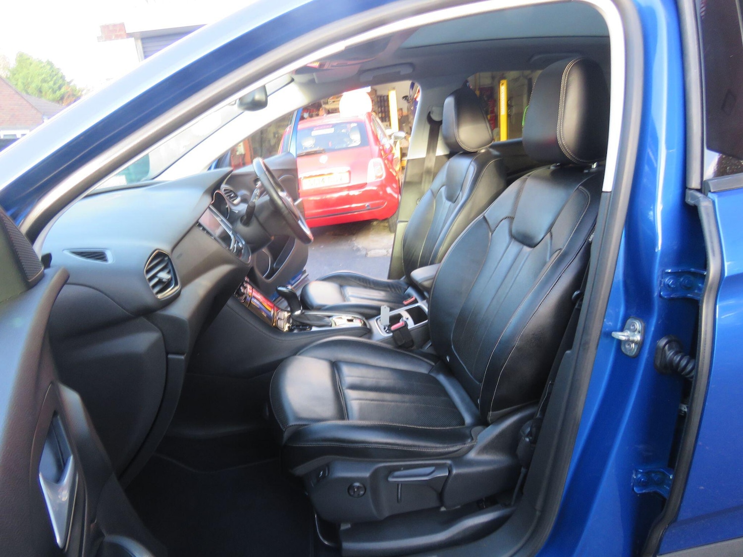 Used Vauxhall Grandland X 2018 for sale - 76398888: Photo 2