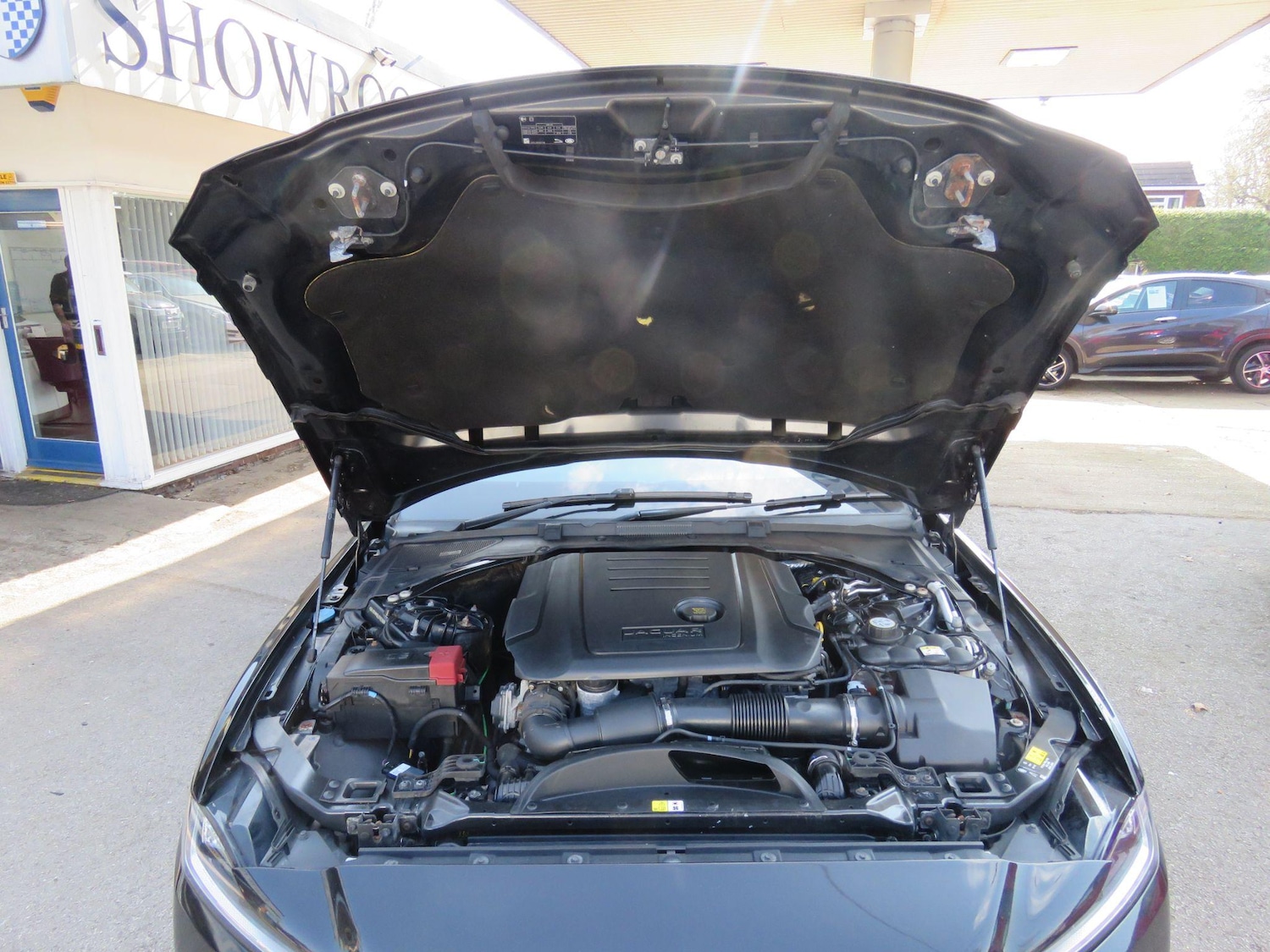 Used Jaguar XE 2020 for sale - 77016790: Photo 20