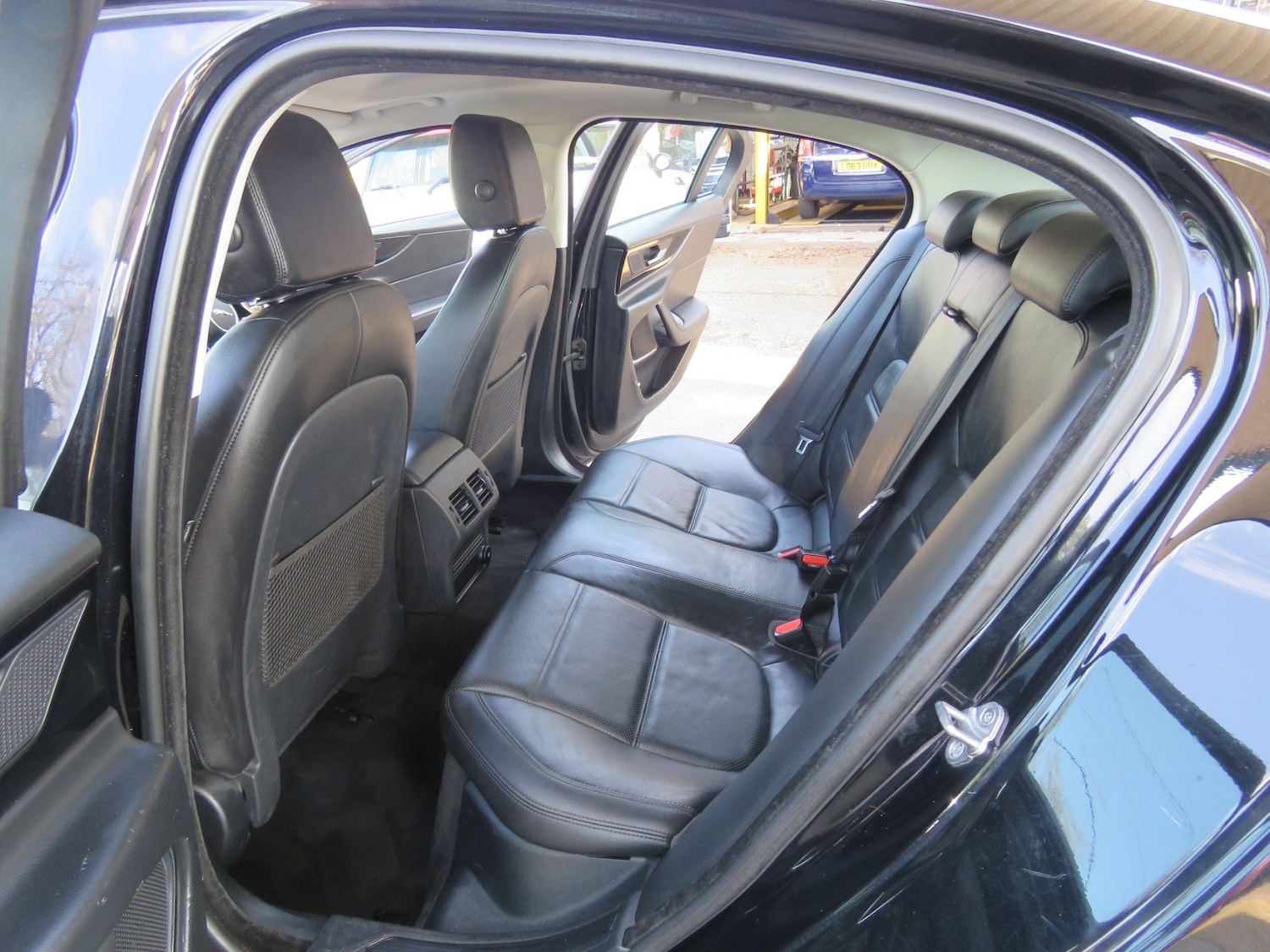 Used Jaguar XE 2020 for sale - 77016790: Photo 27