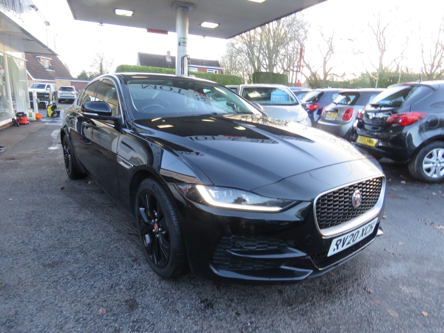 Used Jaguar XE 2020 for sale - 77016790: Photo 3