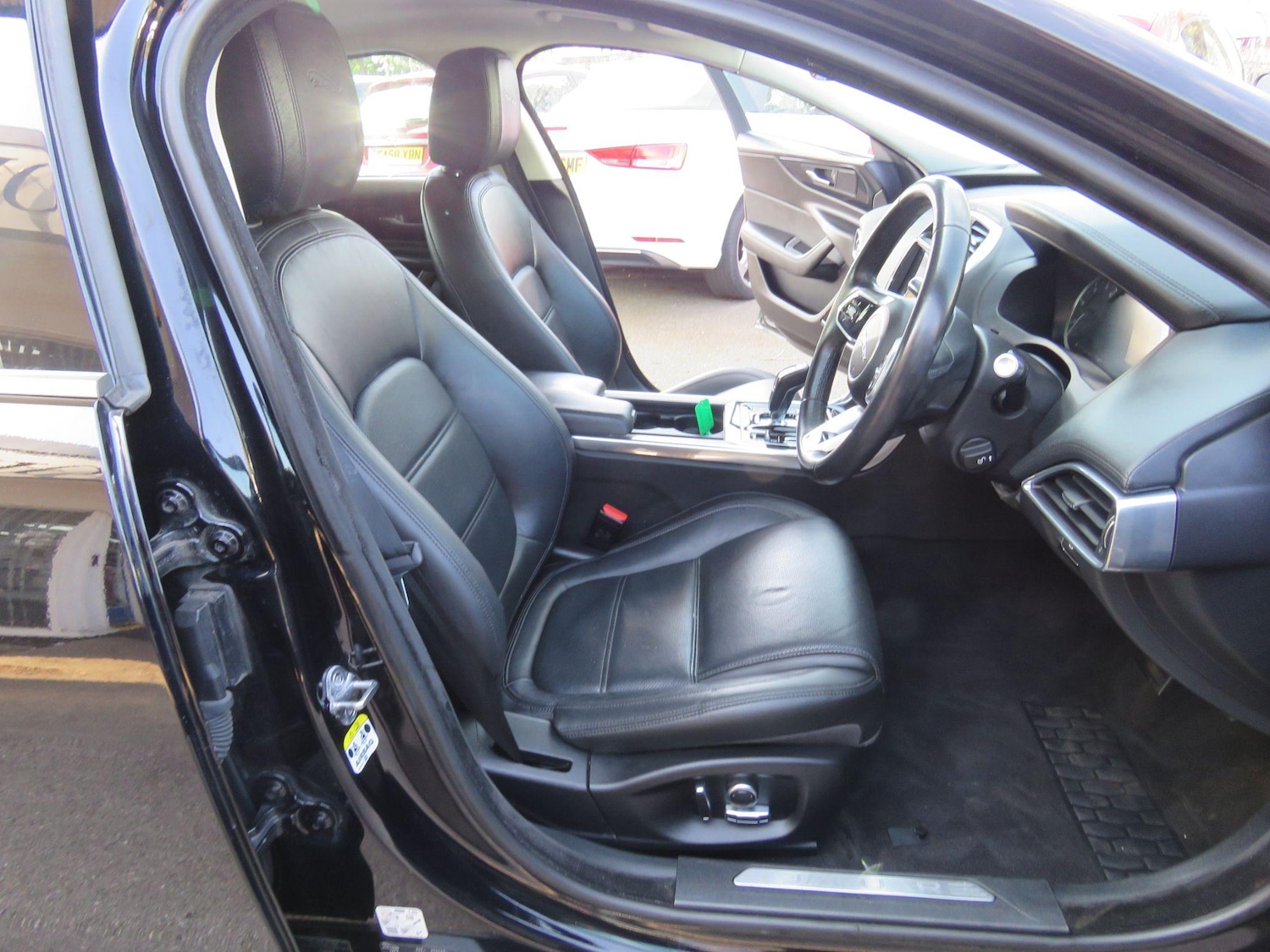 Used Jaguar XE 2020 for sale - 77016790: Photo 37