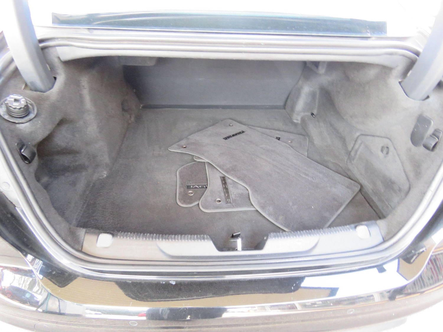 Used Jaguar XE 2020 for sale - 77016790: Photo 60