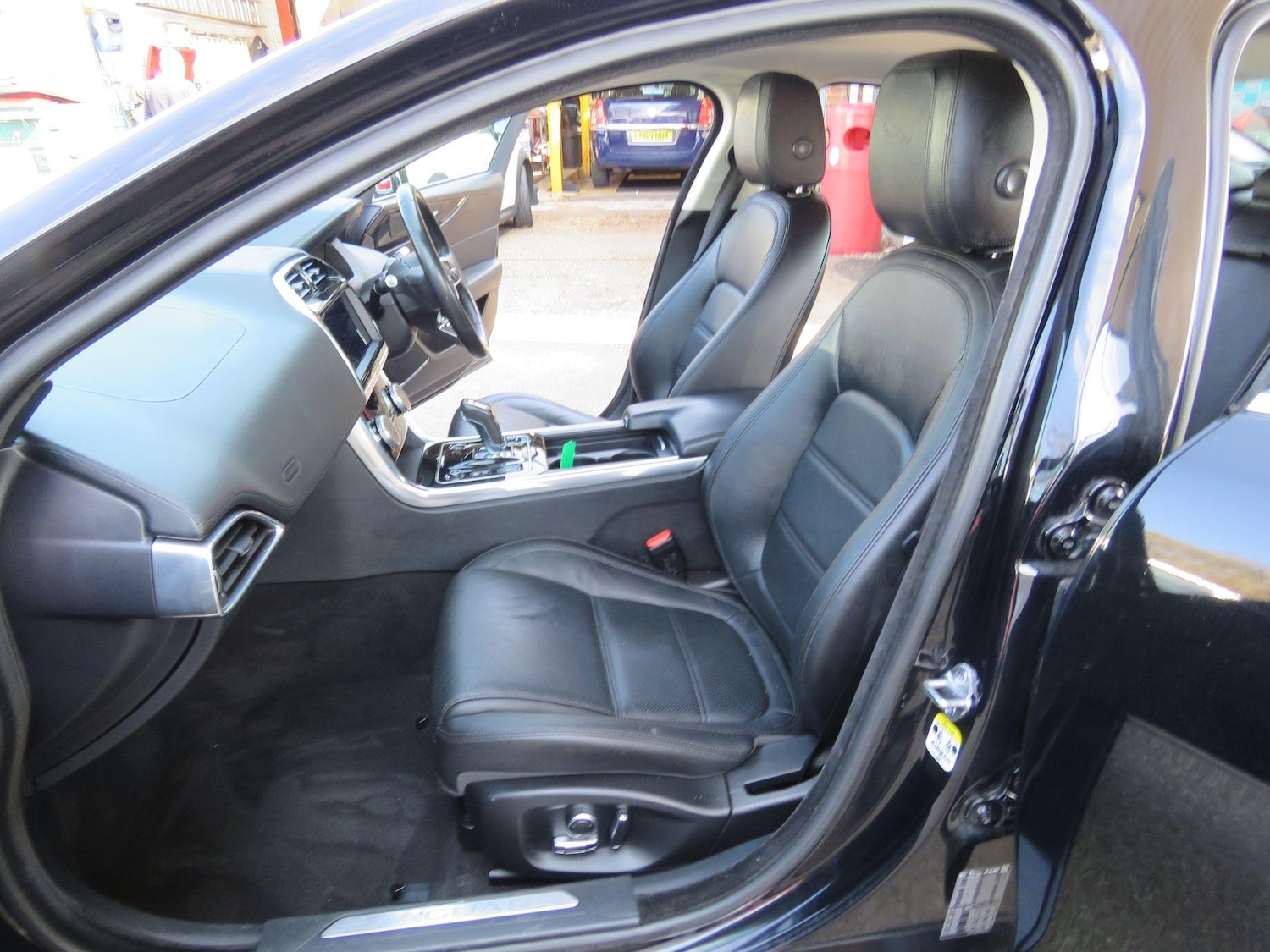 Used Jaguar XE 2020 for sale - 77016790: Photo 8