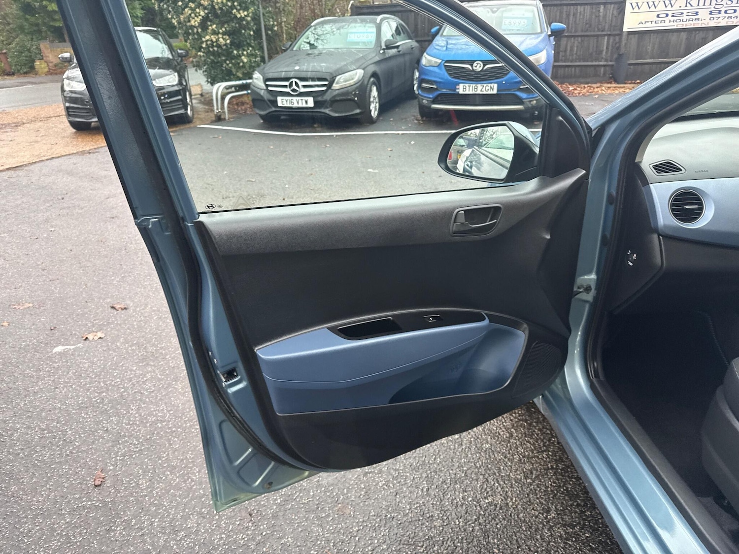 Used Hyundai i10 2015 for sale - 77143544: Photo 15