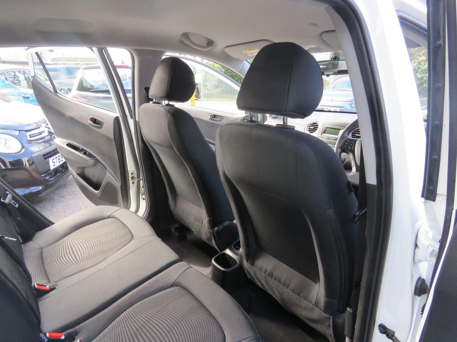 Used Hyundai i10 2011 for sale - 77671336: Photo 14