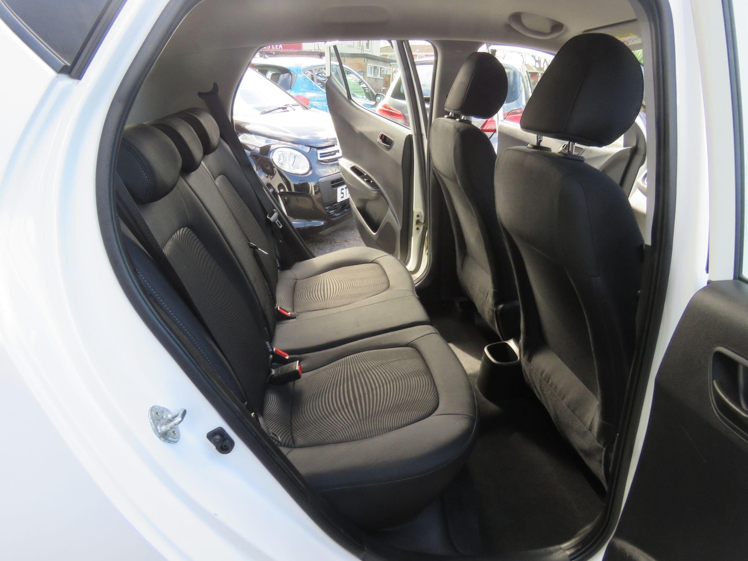 Used Hyundai i10 2011 for sale - 77671336: Photo 15
