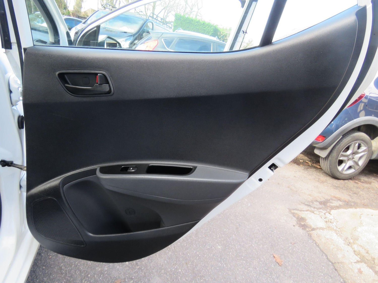 Used Hyundai i10 2011 for sale - 77671336: Photo 21