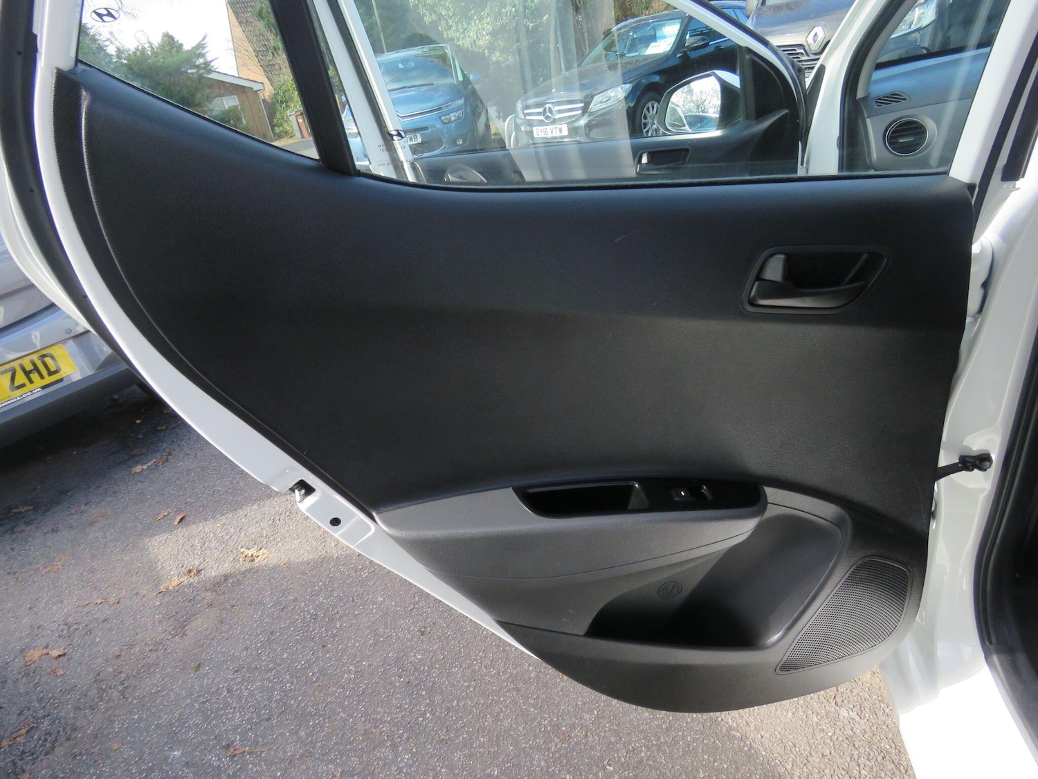 Used Hyundai i10 2011 for sale - 77671336: Photo 22