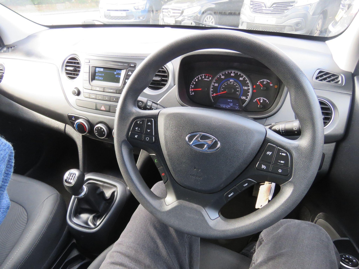 Used Hyundai i10 2011 for sale - 77671336: Photo 27