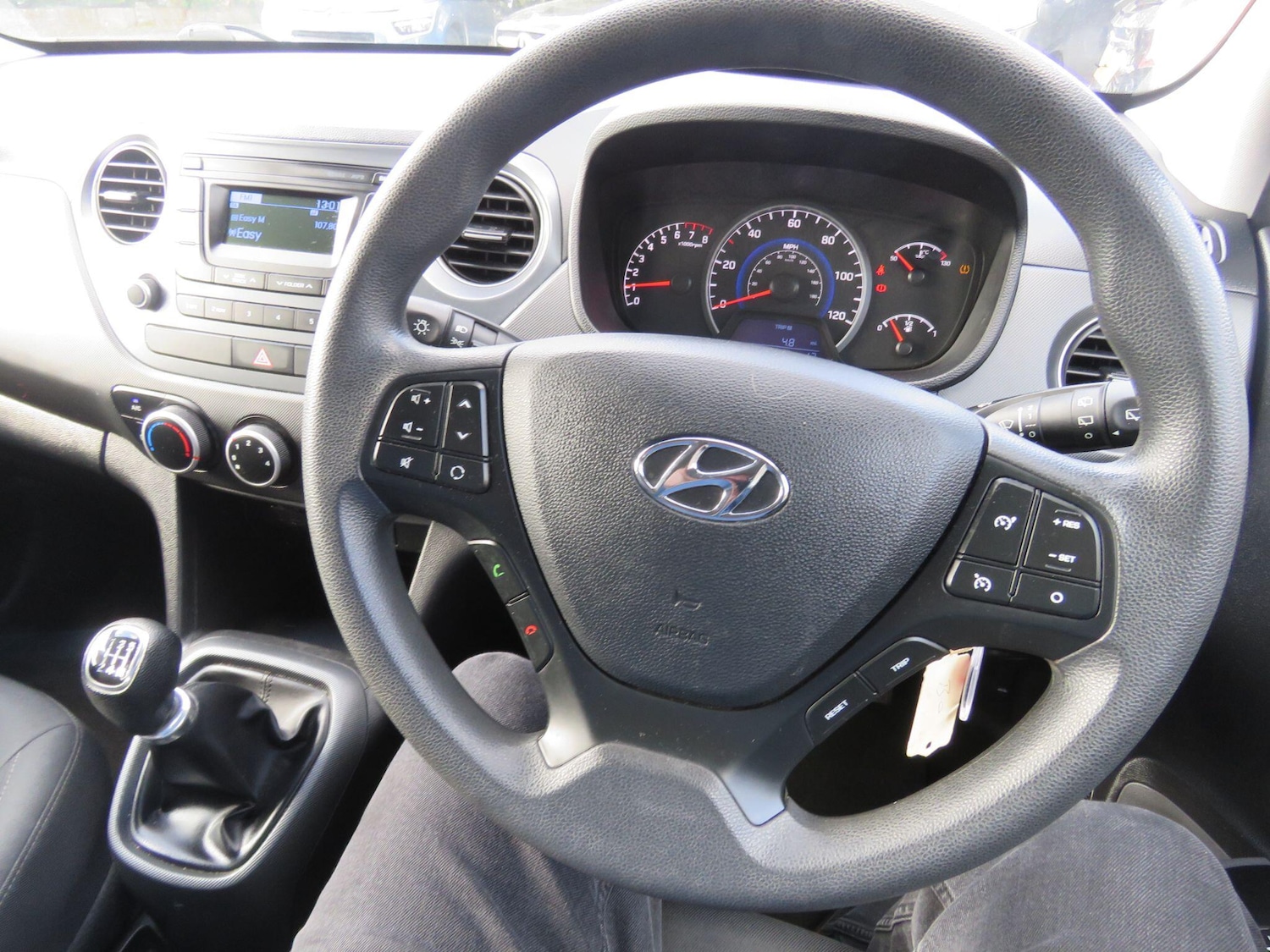 Used Hyundai i10 2011 for sale - 77671336: Photo 30