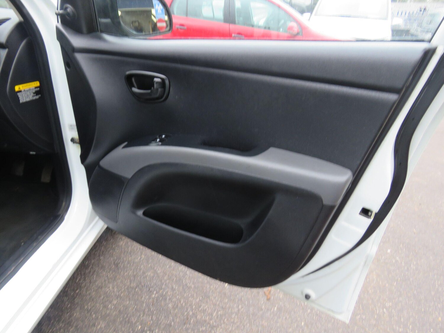 Used Hyundai i10 2011 for sale - 77671336: Photo 32