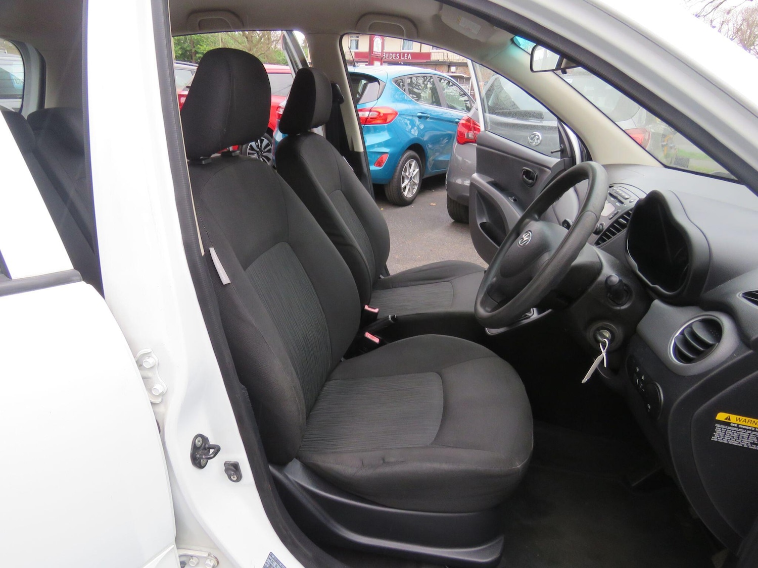 Used Hyundai i10 2011 for sale - 77671336: Photo 35