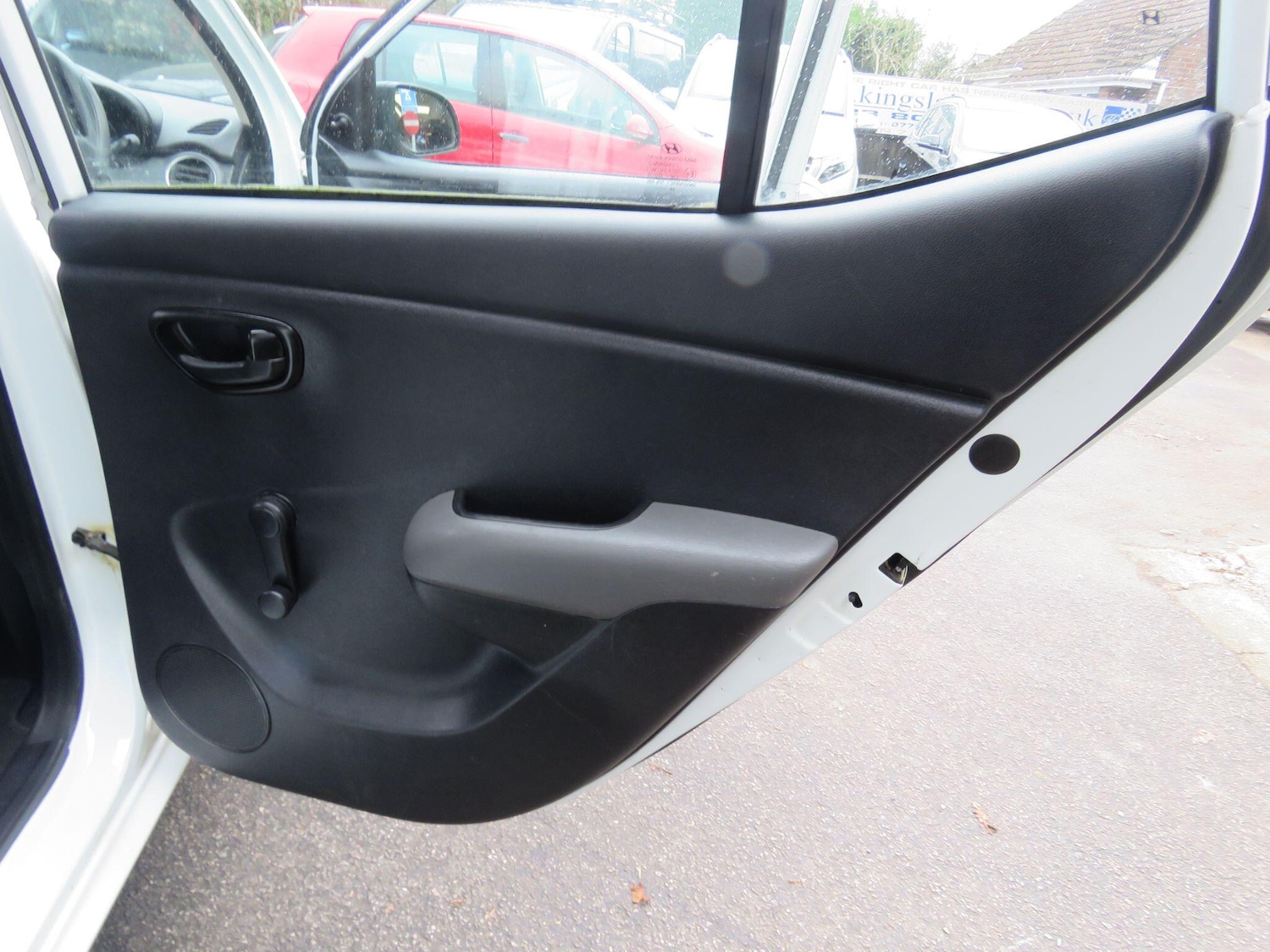 Used Hyundai i10 2011 for sale - 77671336: Photo 38