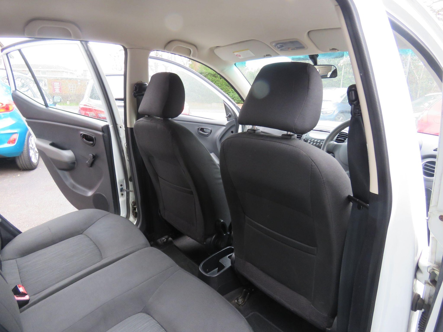 Used Hyundai i10 2011 for sale - 77671336: Photo 39