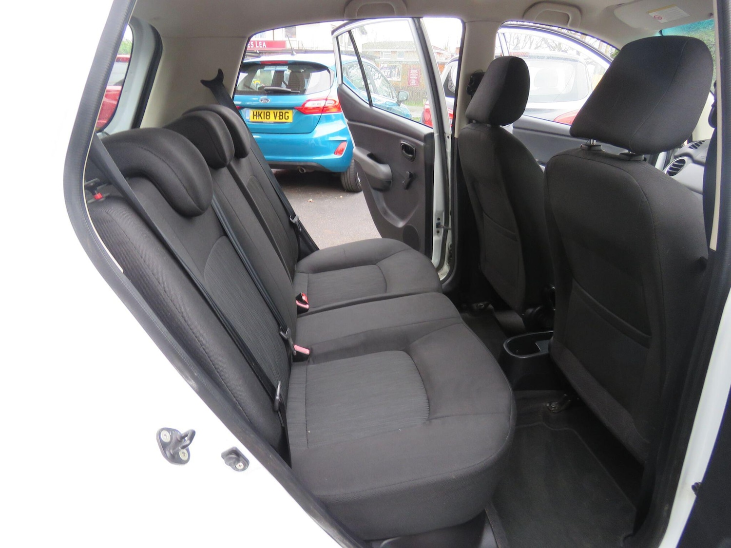 Used Hyundai i10 2011 for sale - 77671336: Photo 40